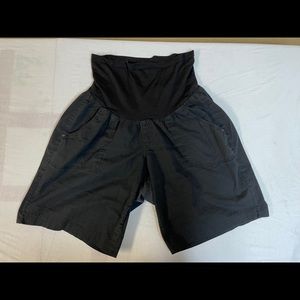 Motherhood maternity black shorts 2x